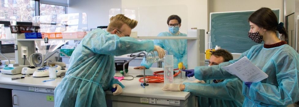 Laboratory classes during a pandemic